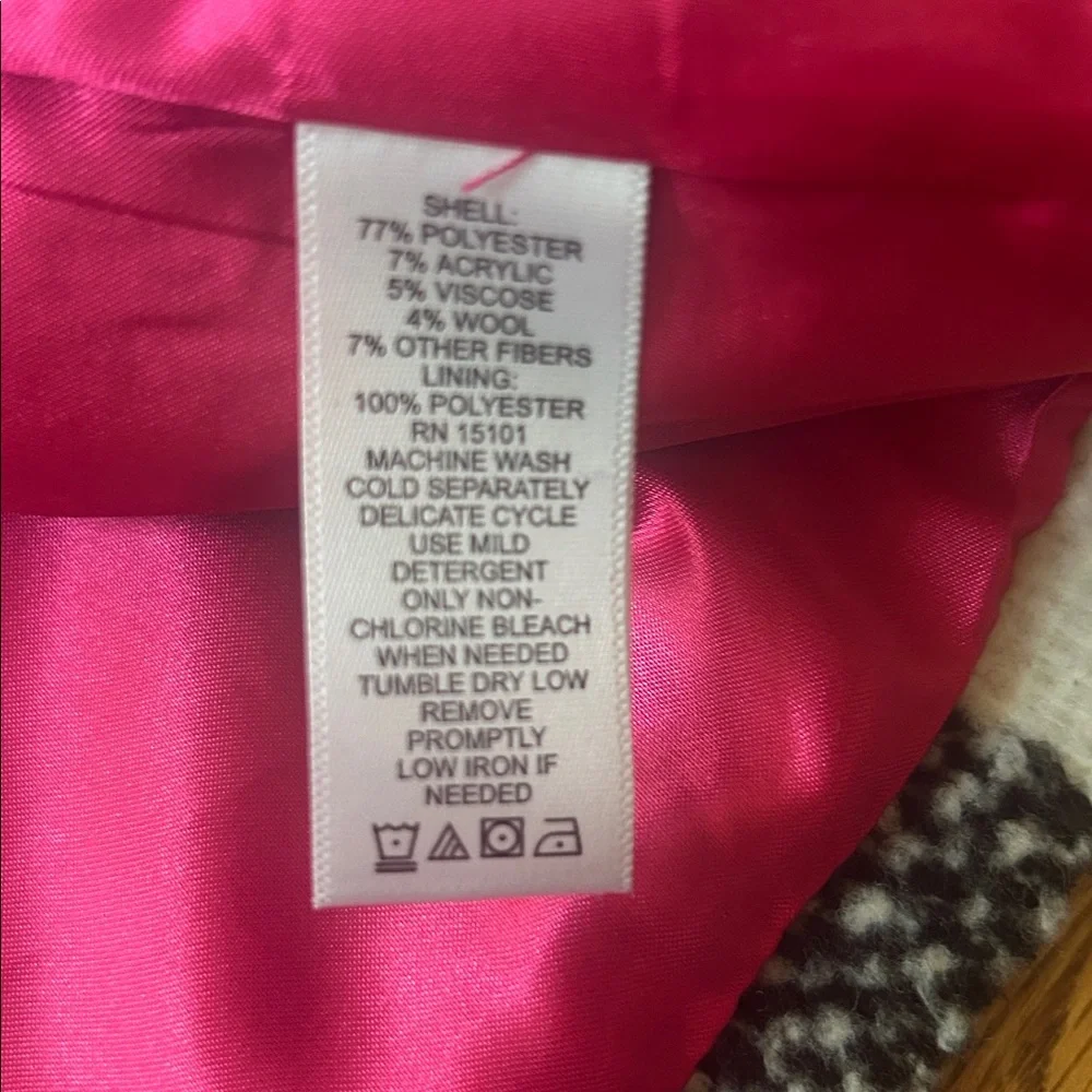 C. Wonder Black and White Checkered Coat Size Small - Picture 6 of 10